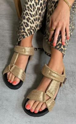 Clearance Sandaler - Carrie Moon - Gold Snake Sandaler