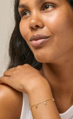 Discount Armbånd - Refined Charms - Forgyldt Smykker