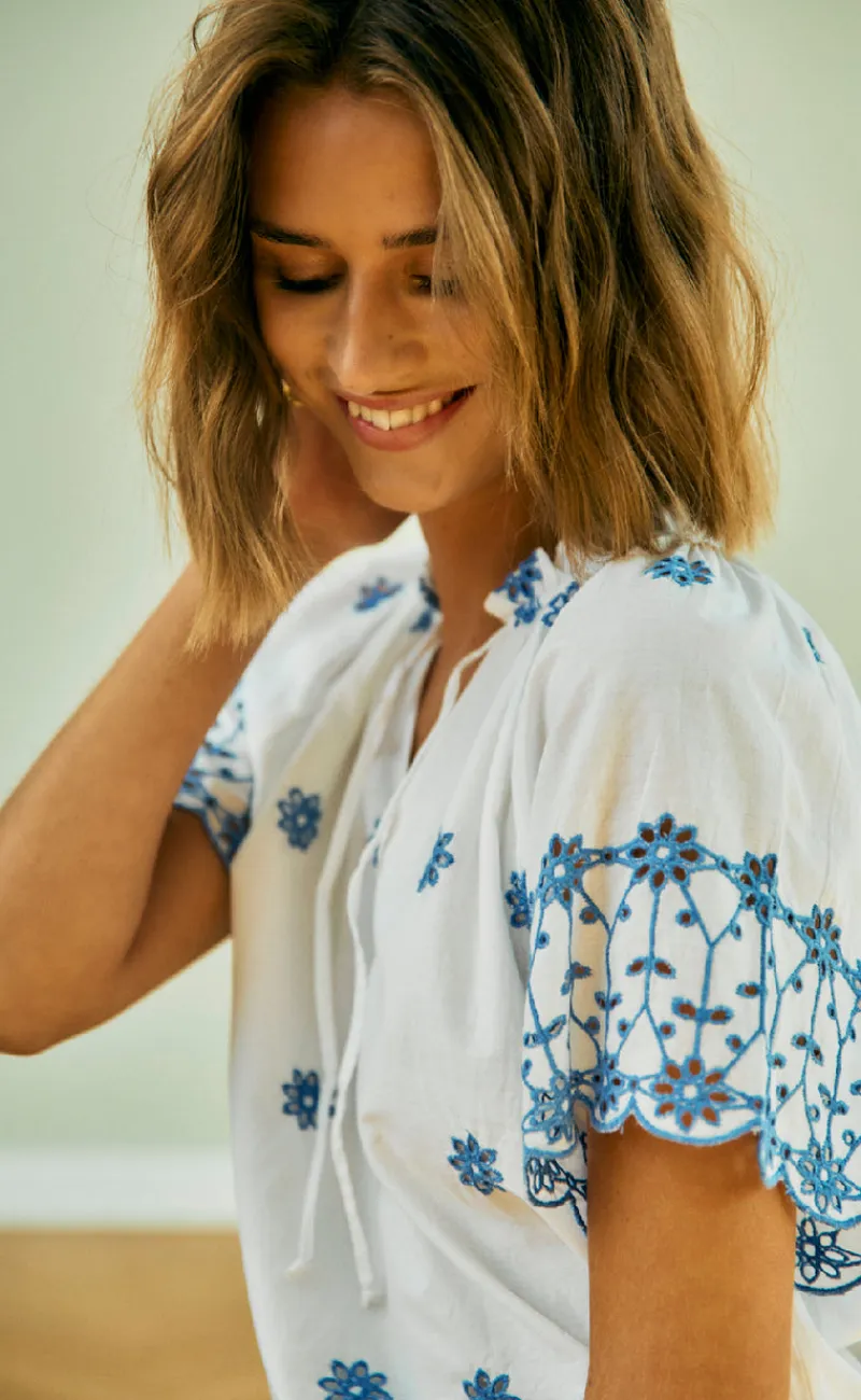 Hot Bluse - Didi - Brilliant White w. Deep Ultrama Bluser