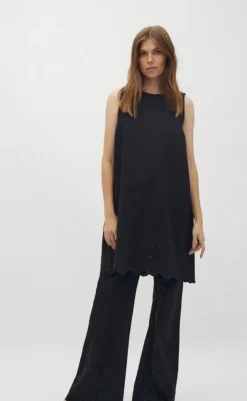 Outlet Top - Rihne Scallop-G - Black T-shirts & Toppe