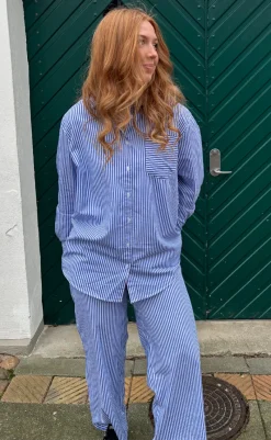 Sale Skjorte - Rønne Essential LS - Blue/White Stripe Skjorter