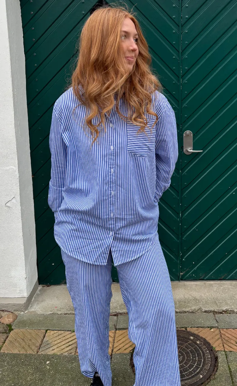 Sale Skjorte - Rønne Essential LS - Blue/White Stripe Skjorter