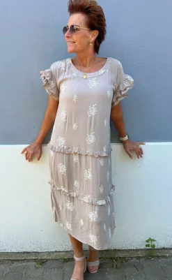 New Ina Copenhagen Kjole - Dalila - Camel / White Embroidery Kjoler