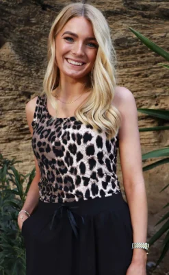 Outlet Liberte Top - Alma Turn - Big Lux Leo/Fossil T-shirts & Toppe