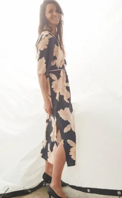 Clearance Love & Divine Kjole - Love1354 - Black/Flower Kjoler