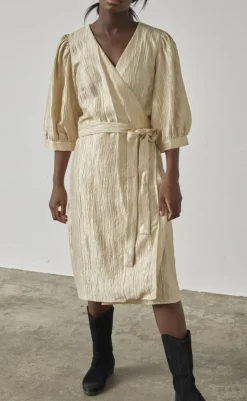 Love & Divine Kjole - Love913-11 - Gold Kjoler