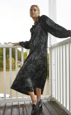 Discount Love & Divine Kjole - Love1194-2 - Black/Green Flower Kjoler