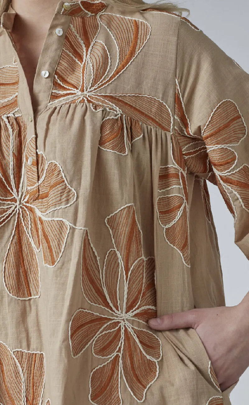 New Love & Divine Kjole - Love1009-1 - Sand Flower Kjoler