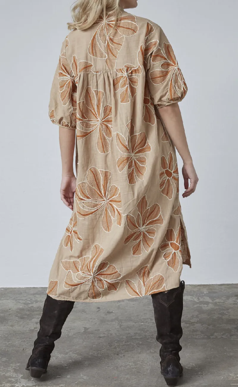 New Love & Divine Kjole - Love1009-1 - Sand Flower Kjoler