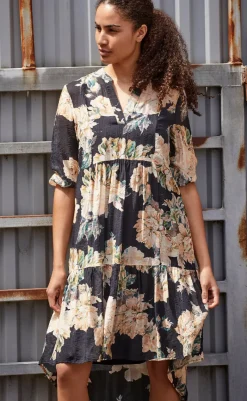 Outlet Love & Divine Kjole - Love958-9 - Black Flower Kjoler