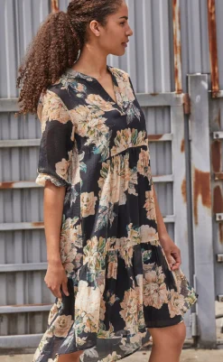 Outlet Love & Divine Kjole - Love958-9 - Black Flower Kjoler