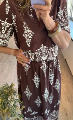 New Love & Divine Top - Love1296-2 - Brown/Paisley T-shirts & Toppe