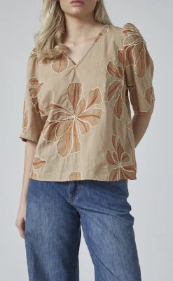 Discount Love & Divine Top - Love1339 - Sand Flower T-shirts & Toppe