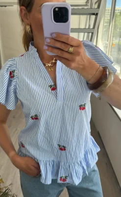 Discount Love & Divine Top - Love1384 - Blue/Cherry T-shirts & Toppe