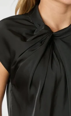 Best Top - Fleur Drapy Satin - Black T-shirts & Toppe