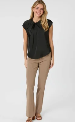 Best Top - Fleur Drapy Satin - Black T-shirts & Toppe