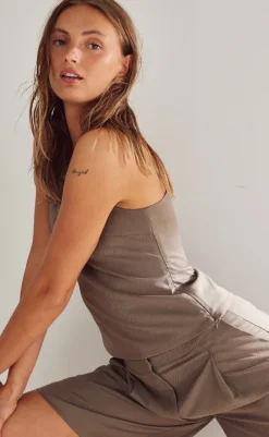 Online Top - Lauren - Timber Brown T-shirts & Toppe