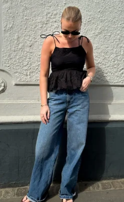 Discount Top - Libby - Black T-shirts & Toppe