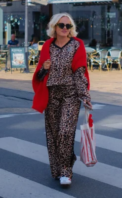 Discount Bukser - Grace - Black Leo w. Black Stripes Bukser & Jeans