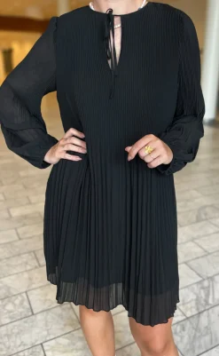 Kjole - Naomie O-Neck Short - Black Kjoler