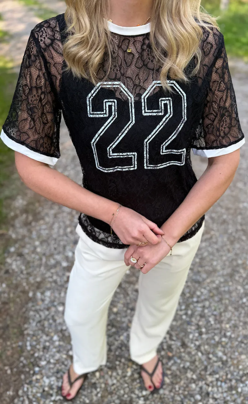 Clearance Bluse - Susanna Football - Black Lace (vendbar) Bluser