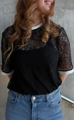 Clearance Bluse - Susanna Football - Black Lace (vendbar) Bluser