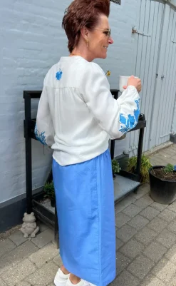 Discount Bluse - Molly - Off White w. Blue Bluser