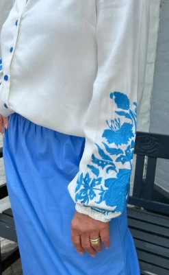 Discount Bluse - Molly - Off White w. Blue Bluser