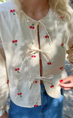 Sale Bluse - Leonora - Off White W. Cherry Bluser