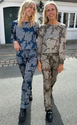 Clearance Bluse - Chili - Dark Brown Flower Bluser