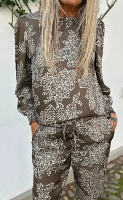 Clearance Bluse - Chili - Dark Brown Flower Bluser