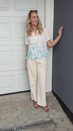 Online Bluse - Nina - Black W. Flowers Bluser