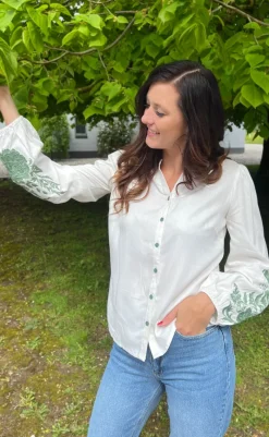 Online Bluse - Molly - Off White w. Green Bluser