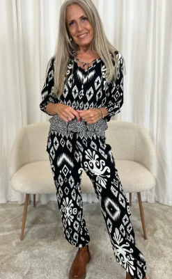 Outlet Bukser - Tora - Black/White Paisley Bukser & Jeans