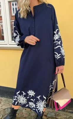 Online Kjole - Tilde Long - Navy W. Embroidery Kjoler