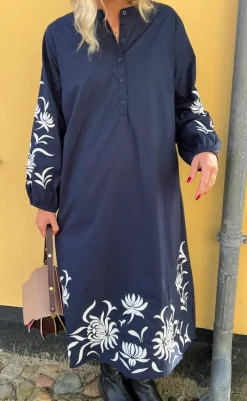 Online Kjole - Tilde Long - Navy W. Embroidery Kjoler