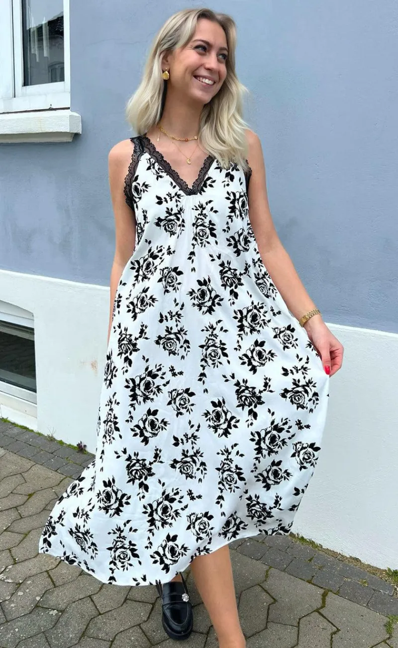 New Kjole - Nellie - White / Black Roses Kjoler