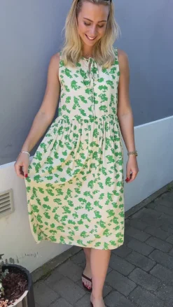 Best Kjole - Heidi - White/Green Flowers Kjoler