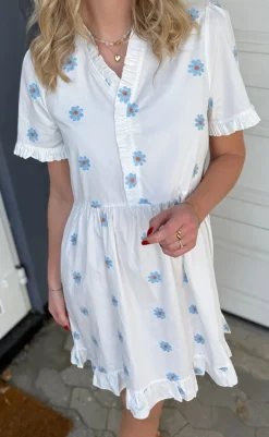 Sale Kjole - Catja Summer - Blue Flower Embroidery Kjoler