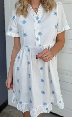 Sale Kjole - Catja Summer - Blue Flower Embroidery Kjoler