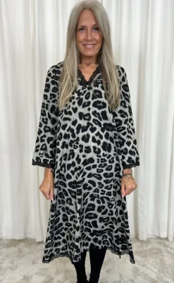 Online Kjole - Safina - Grey Leopard Kjoler