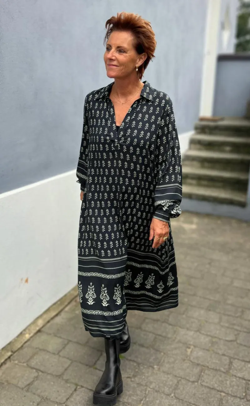 Sale Kjole - Camma - Black W. Print Kjoler