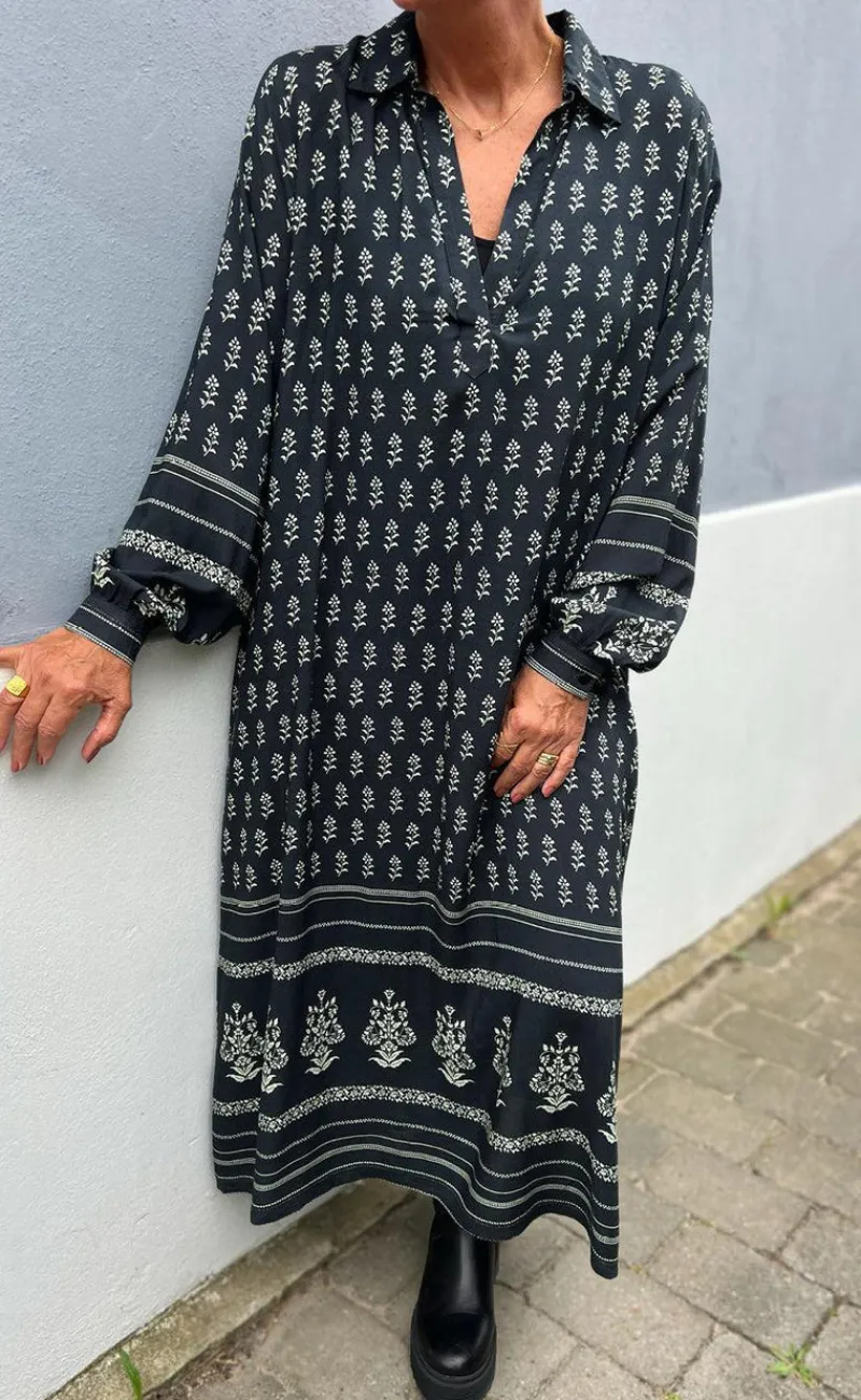 Sale Kjole - Camma - Black W. Print Kjoler