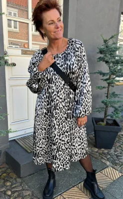Outlet Kjole - Zanna - White / Black Leopard Kjoler