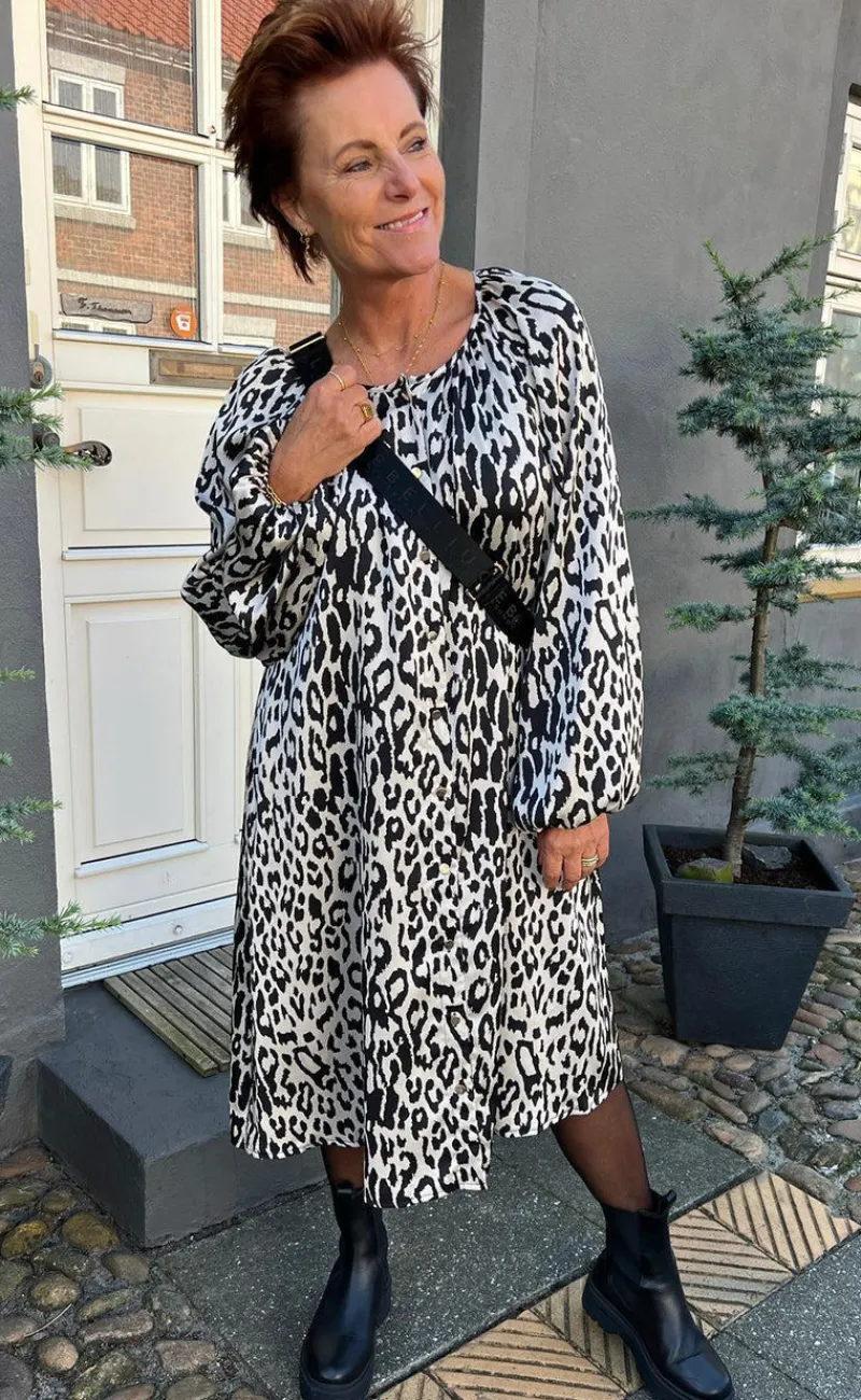 Outlet Kjole - Zanna - White / Black Leopard Kjoler