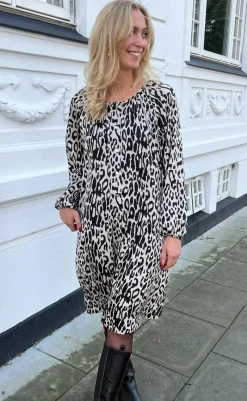 Outlet Kjole - Zanna - White / Black Leopard Kjoler