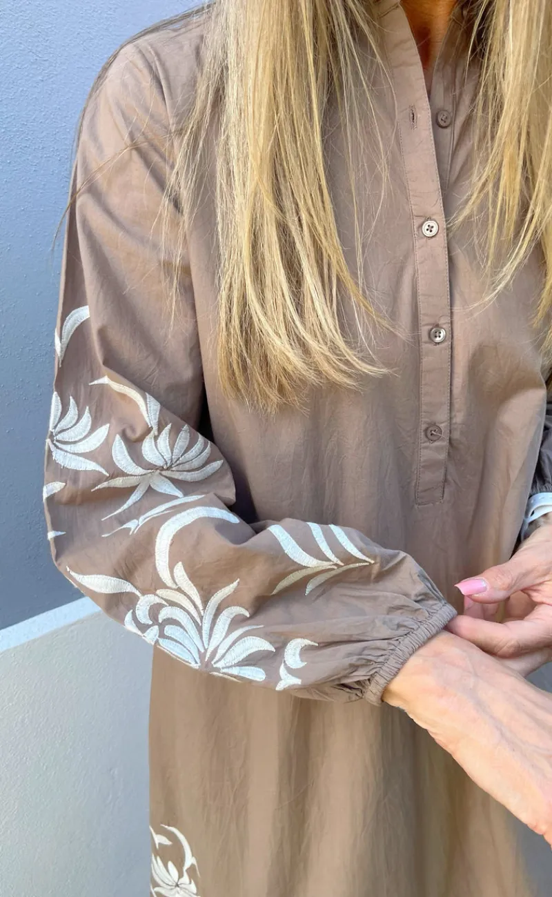 Outlet Kjole - Tilde - Light Brown W. Embroidery Kjoler