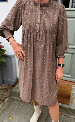 Kjole - Natalia - Dark Brown W. Dots Kjoler