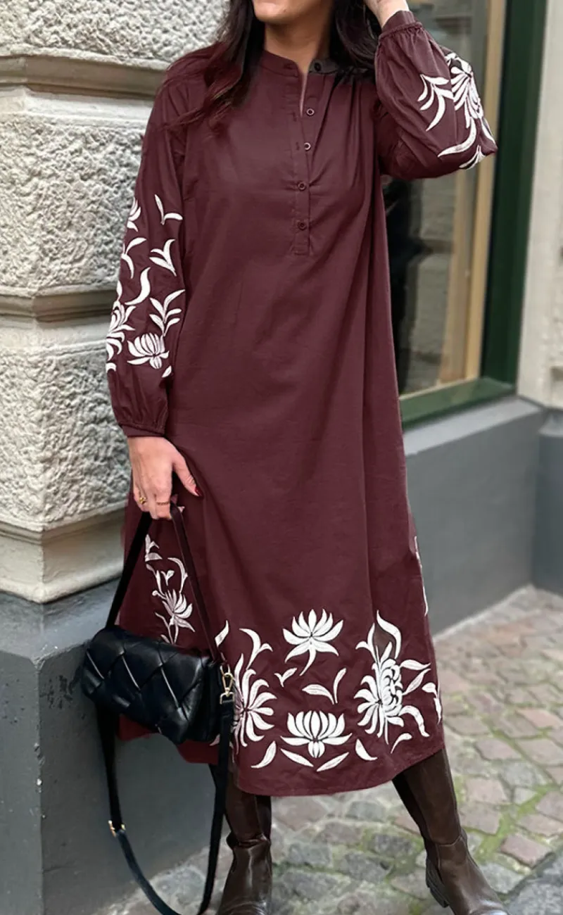 Hot Kjole - Tilde Long - Burgundy Red W. Embroidery Kjoler