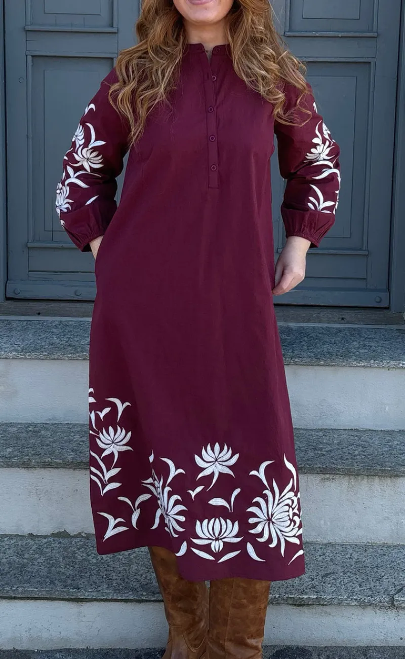 Hot Kjole - Tilde Long - Burgundy Red W. Embroidery Kjoler